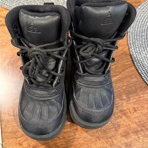 Nike Kids Black  Boots